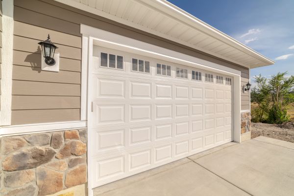 Garage Lifting in Anoka